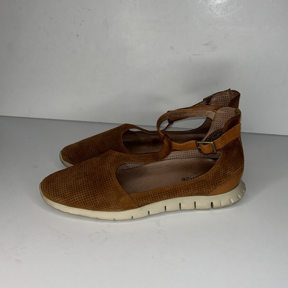 Sundance Mamzelle Lorelei Perforated TStrap Suede Shoe - Picture 4 of 14